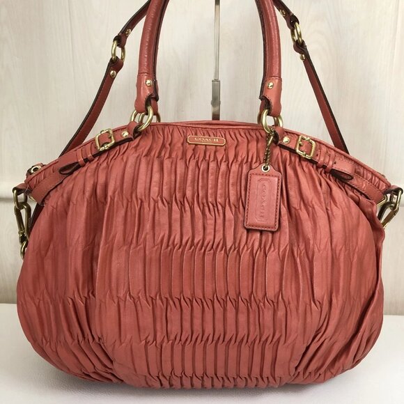 Coach shoulder bag - Picture 3 of 16